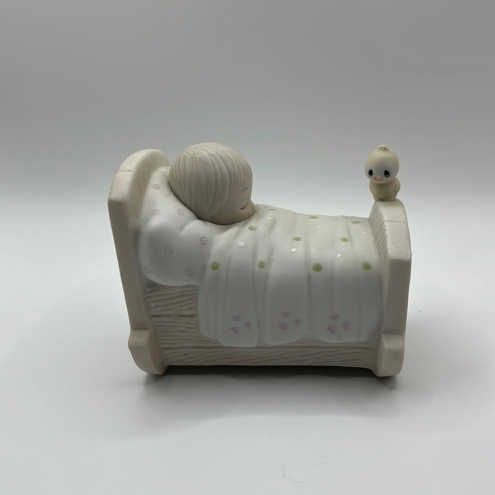 PRECIOUS MOMENTS FIGURINE “BLESSED ARE THE PURE IN HEART” E3104 RETIRED